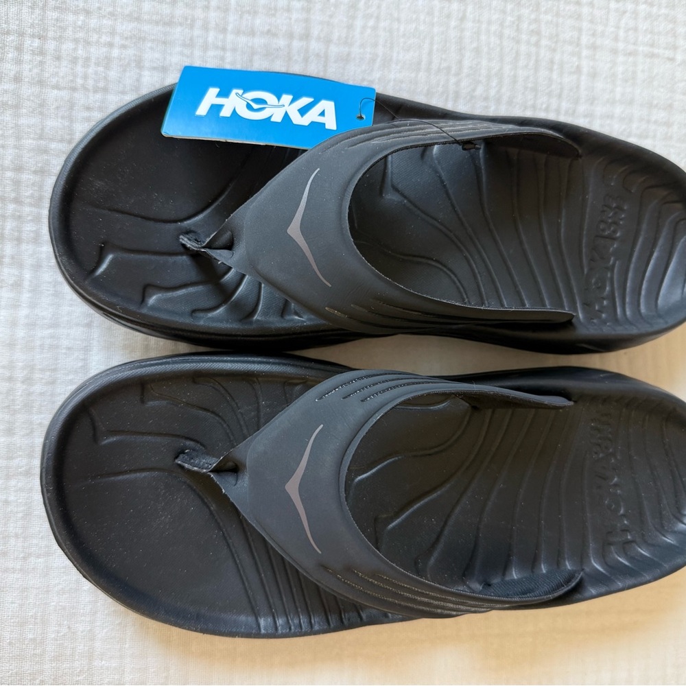 Hoka Ora Recovery Flip Sandal Unisex M size 9 or W size 11